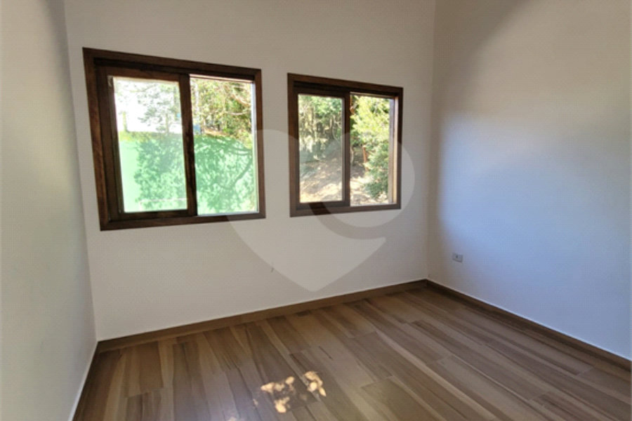 Casa à venda com 5 quartos, sendo 3 suítes, no condomínio Alpes da Cantareira, Mairiporã - SP