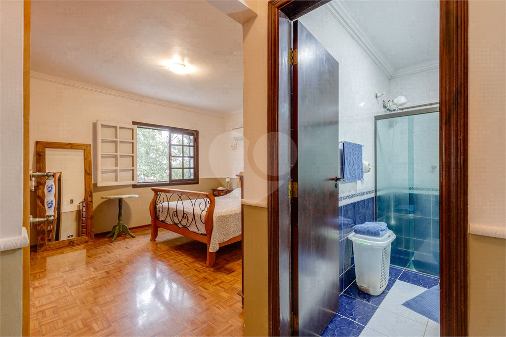 Sobrado à venda com 4 quartos, sendo 1 suíte, em Alto da Boa Vista, São Paulo, SP