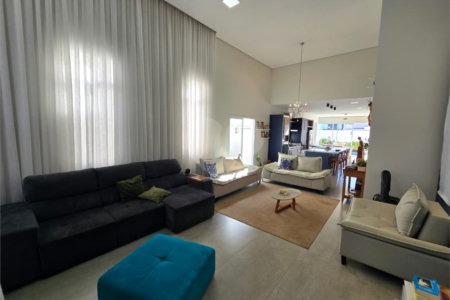 Casa à venda com 3 quartos, sendo 2 suítes, no condomínio Golden, Itapetininga - SP