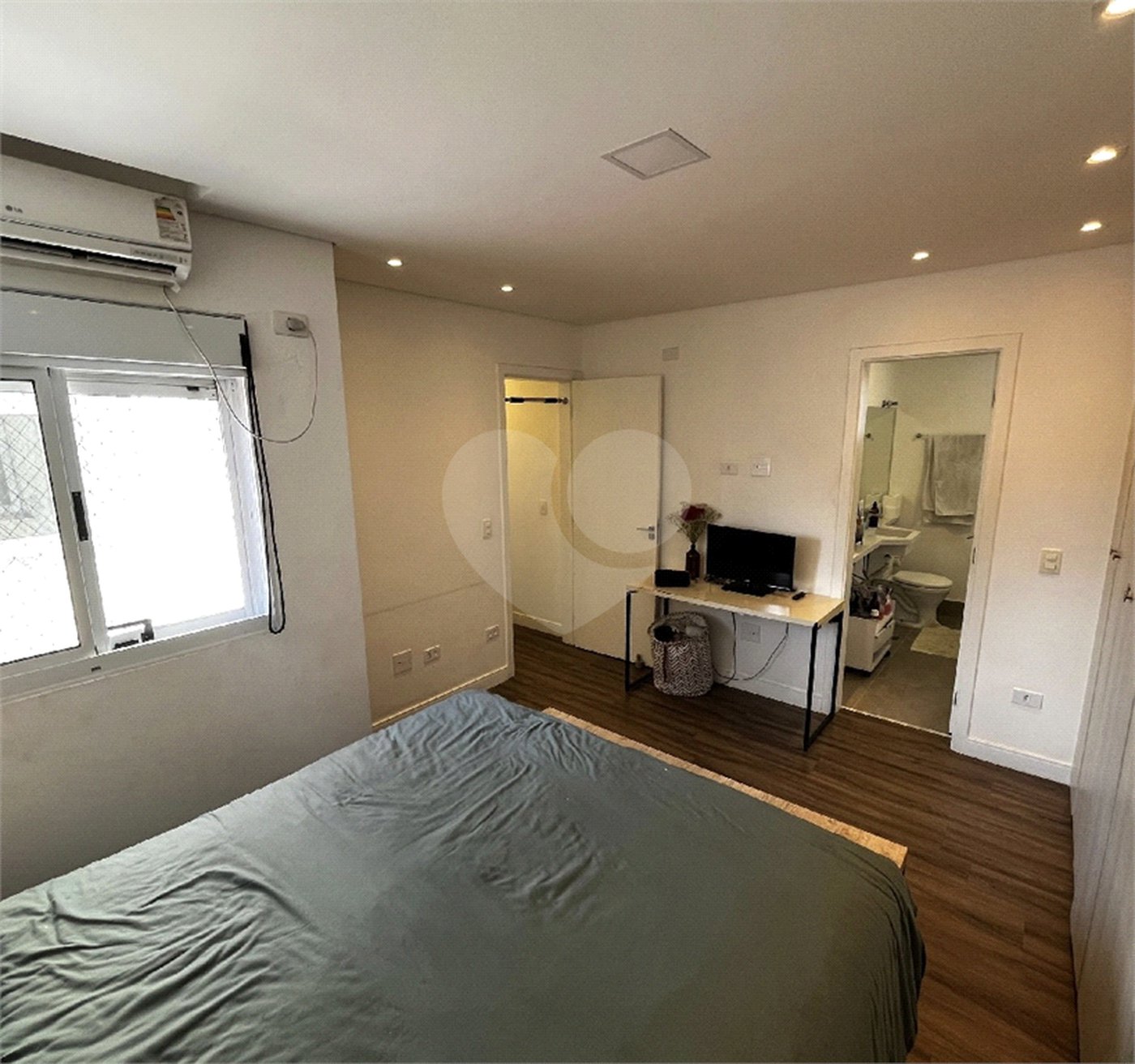 Casa à venda com 3 suítes no condomínio Barbará IV, São Paulo - SP