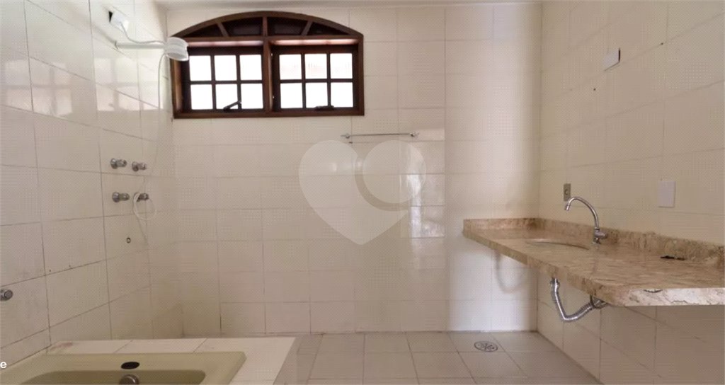 Casa à venda com 4 quartos, sendo 1 suíte, em Vila Tiradentes, São Paulo, SP