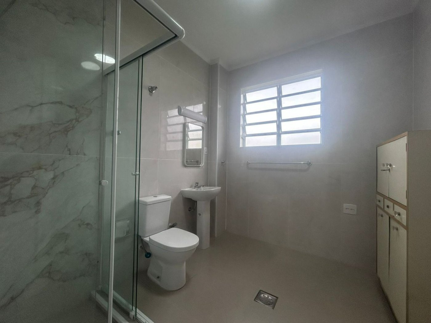 Casa com 2 dormitórios para alugar, 120 m² por R$ 5.000,00/mês - Encruzilhada - Santos/SP