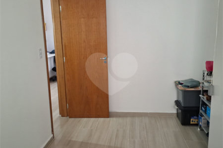 Casa à venda com 2 quartos no condomínio Residencial Cristal Lll, Mogi das Cruzes - SP