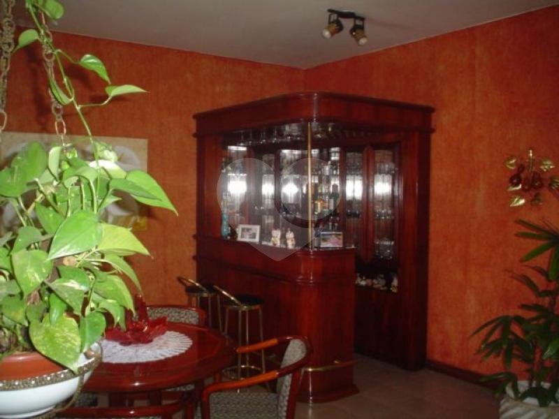 Sobrado à venda com 4 quartos, sendo 3 suítes, em Jardim São Bento, São Paulo, SP
