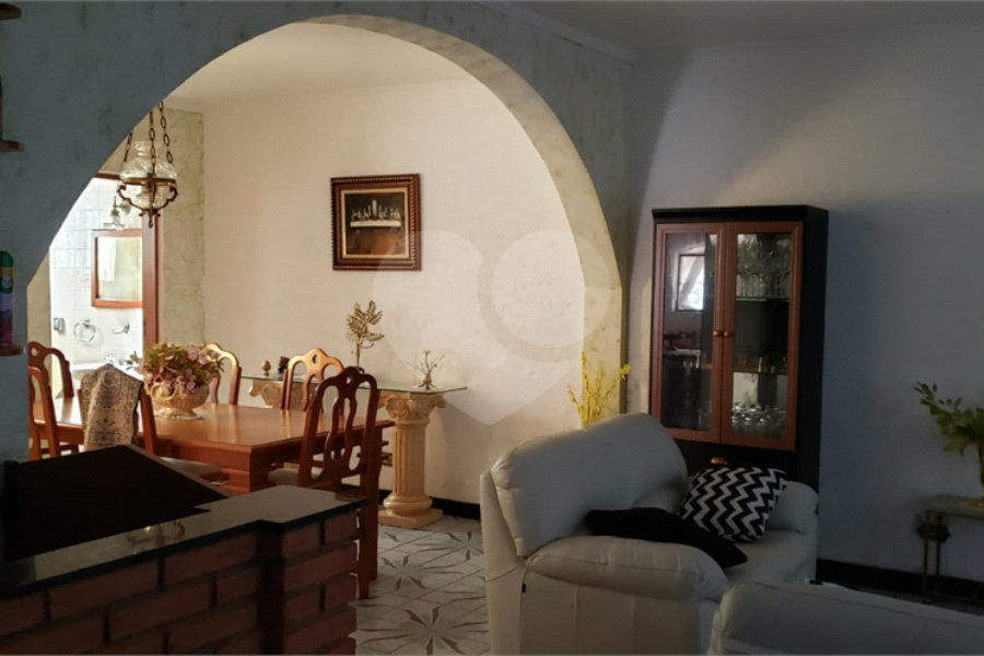Sobrado à venda com 3 quartos, sendo 1 suíte, em Tremembé, São Paulo, SP