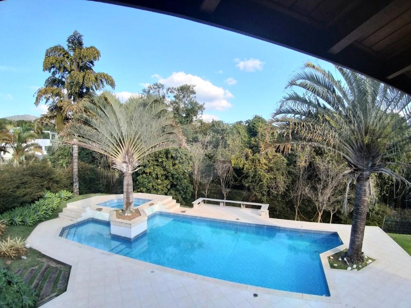Casa à venda com 3 suítes em Nova Gardênia, Atibaia, SP
