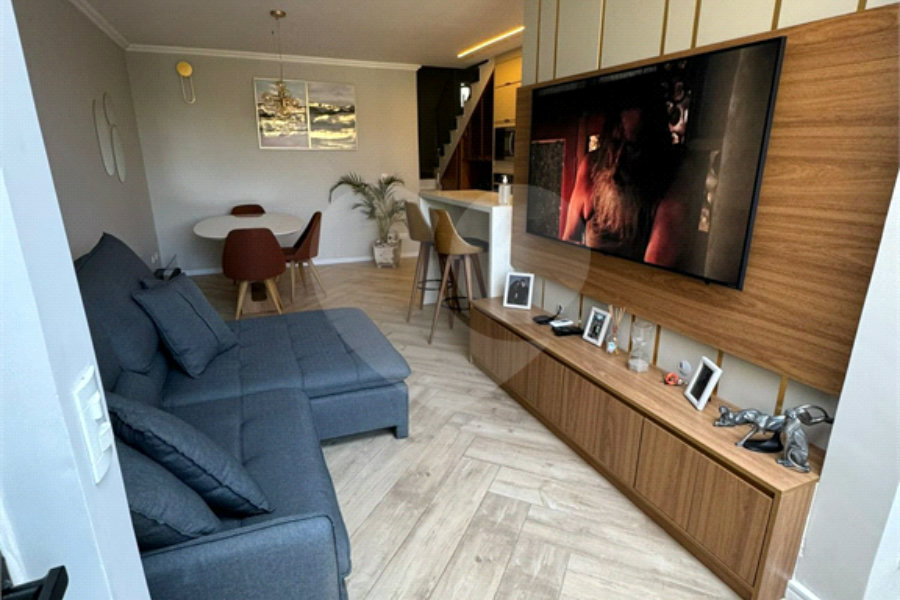 Casa à venda com 3 quartos, sendo 1 suíte, no condomínio Residencial Vegas, São Paulo - SP