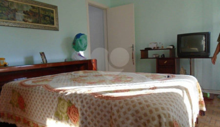 Casa à venda com 4 quartos no condomínio Travessa Catarina Vazem,21, São Paulo - SP
