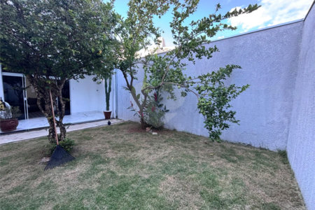 Casa à venda com 3 quartos, sendo 1 suíte, em Parque Três Meninos, Sorocaba, SP