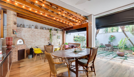 Casa à venda com 3 suítes no condomínio Vila Versalhes, São Paulo - SP