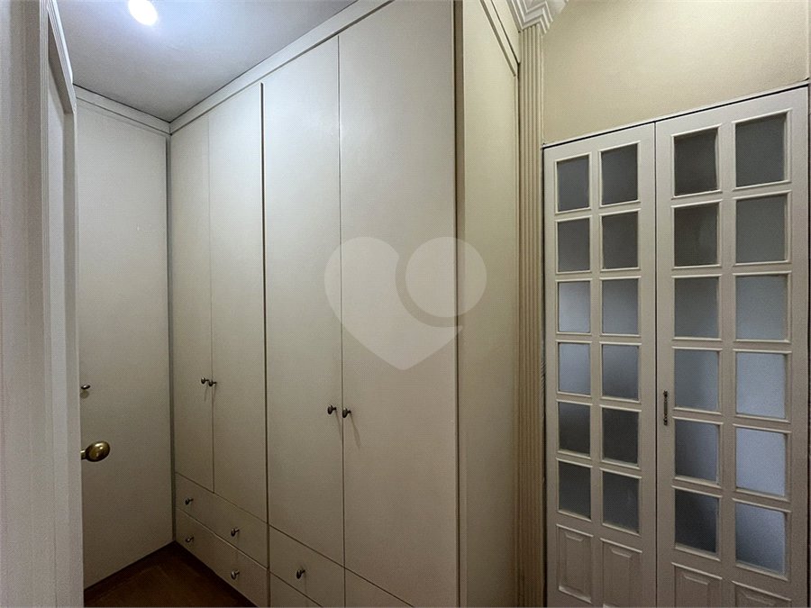 Casa para alugar com 4 quartos, sendo 2 suítes, no condomínio Porto Fino, São Paulo - SP