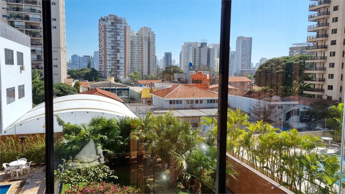 Apartamento à venda com 3 quartos, sendo 1 suíte, em Brooklin Paulista, São Paulo, SP