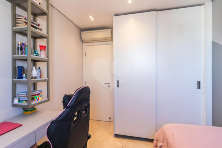 Apartamento à venda com 3 quartos, sendo 2 suítes, em Vila Romana, São Paulo, SP
