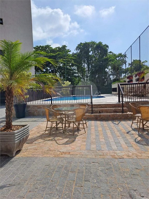 Apartamento à venda com 3 quartos, sendo 1 suíte,  em Enseada, Guarujá, SP