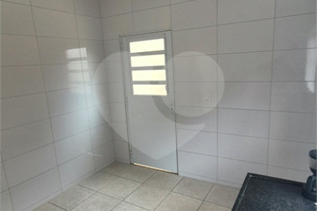 Sobrado à venda com 3 quartos, sendo 1 suíte, em Jardim Las Vegas, Santo André, SP