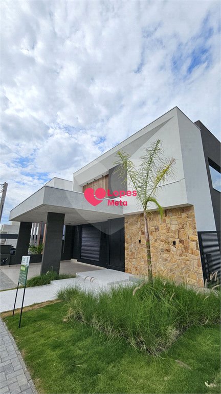 Casa à venda com 4 quartos, sendo 2 suítes, no condomínio Reserva Aruanã, São José dos Campos - SP