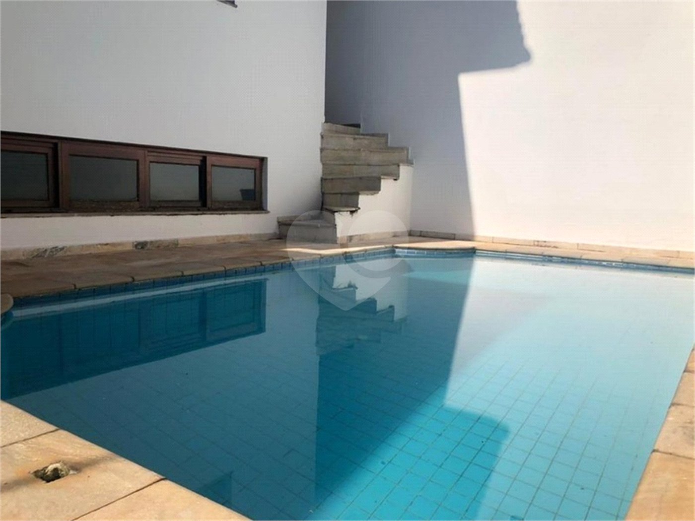 Casa à venda com 4 suítes no condomínio Vila das Emboabas, São Paulo - SP