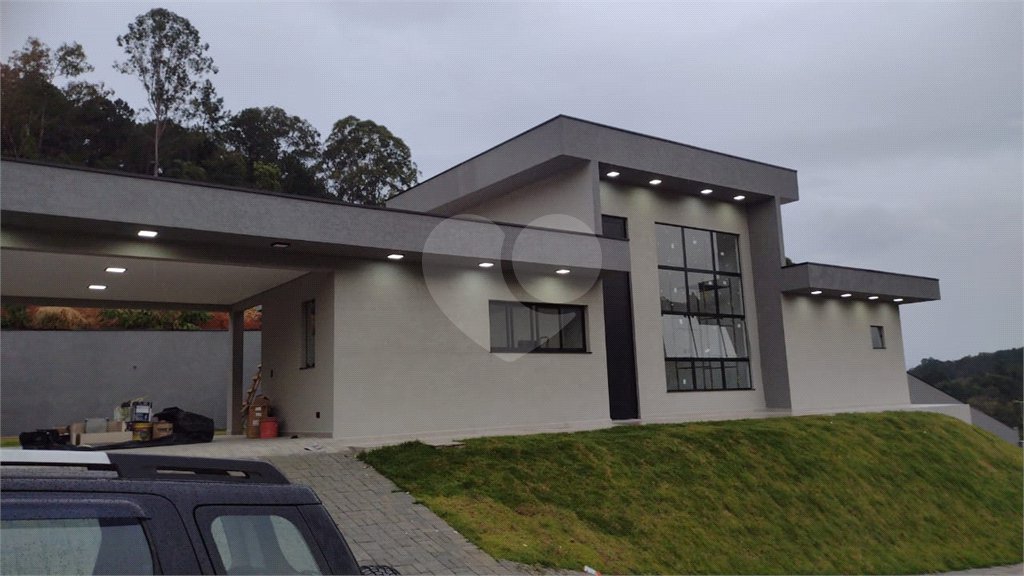 Casa à venda com 3 quartos, sendo 1 suíte, em Condominio Quintas da Boa Vista, Atibaia, SP
