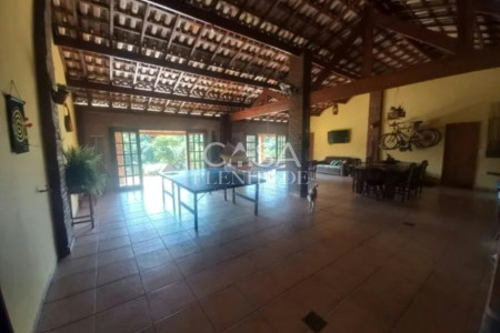 Chácara à venda com 2 suítes em Araçoiaba da Serra, SP