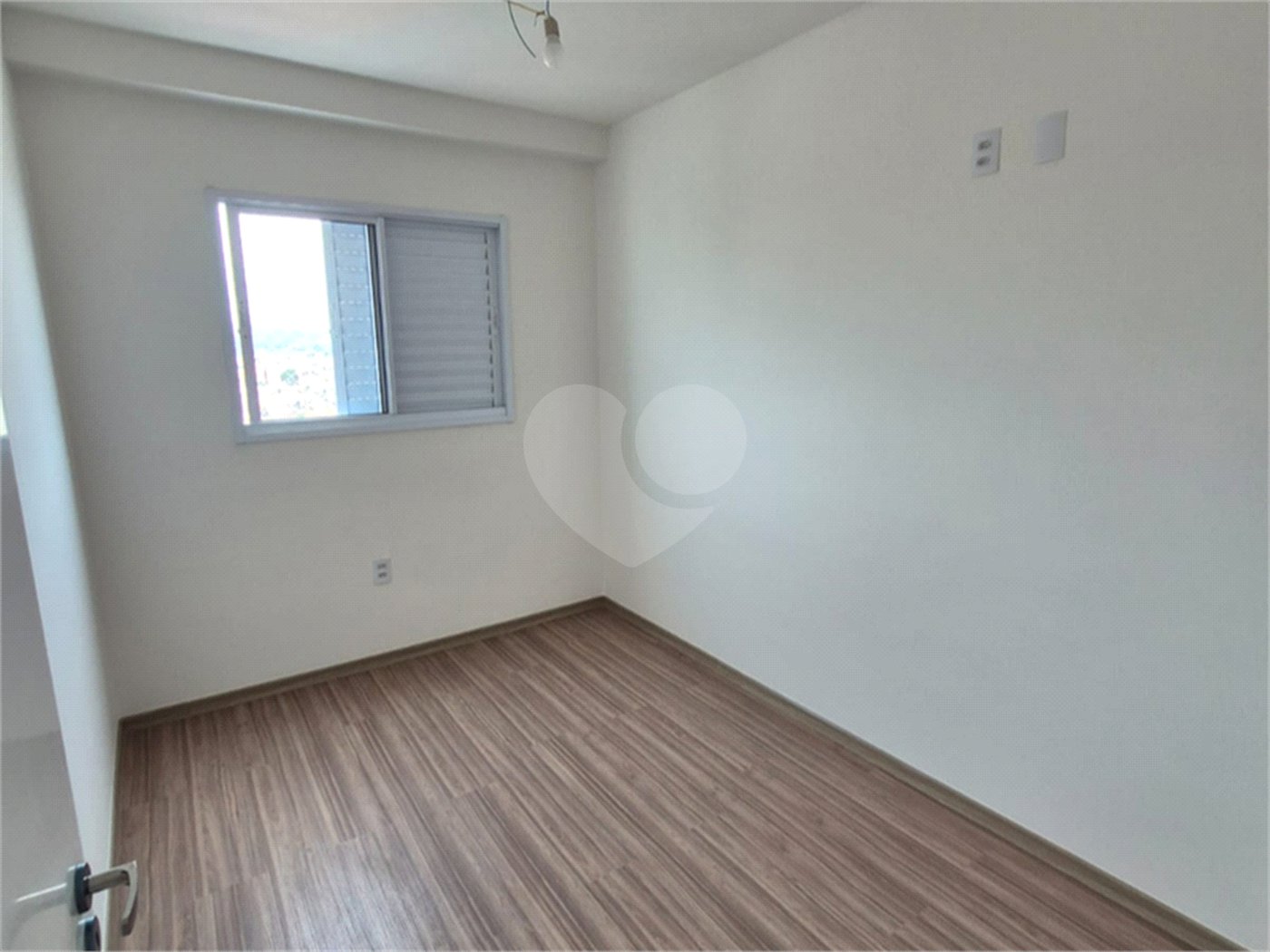 Apartamento à venda com 2 quartos, sendo 1 suíte,  em Vila Hortência, Sorocaba, SP