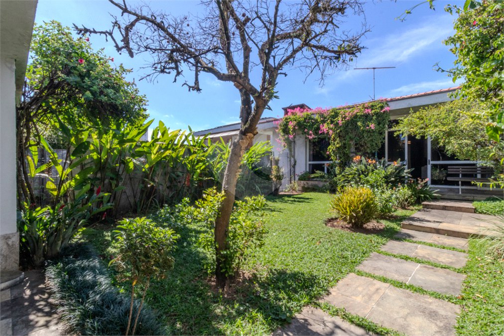 Casa Térrea à venda com 4 quartos, sendo 1 suíte, em Brooklin, São Paulo, SP
