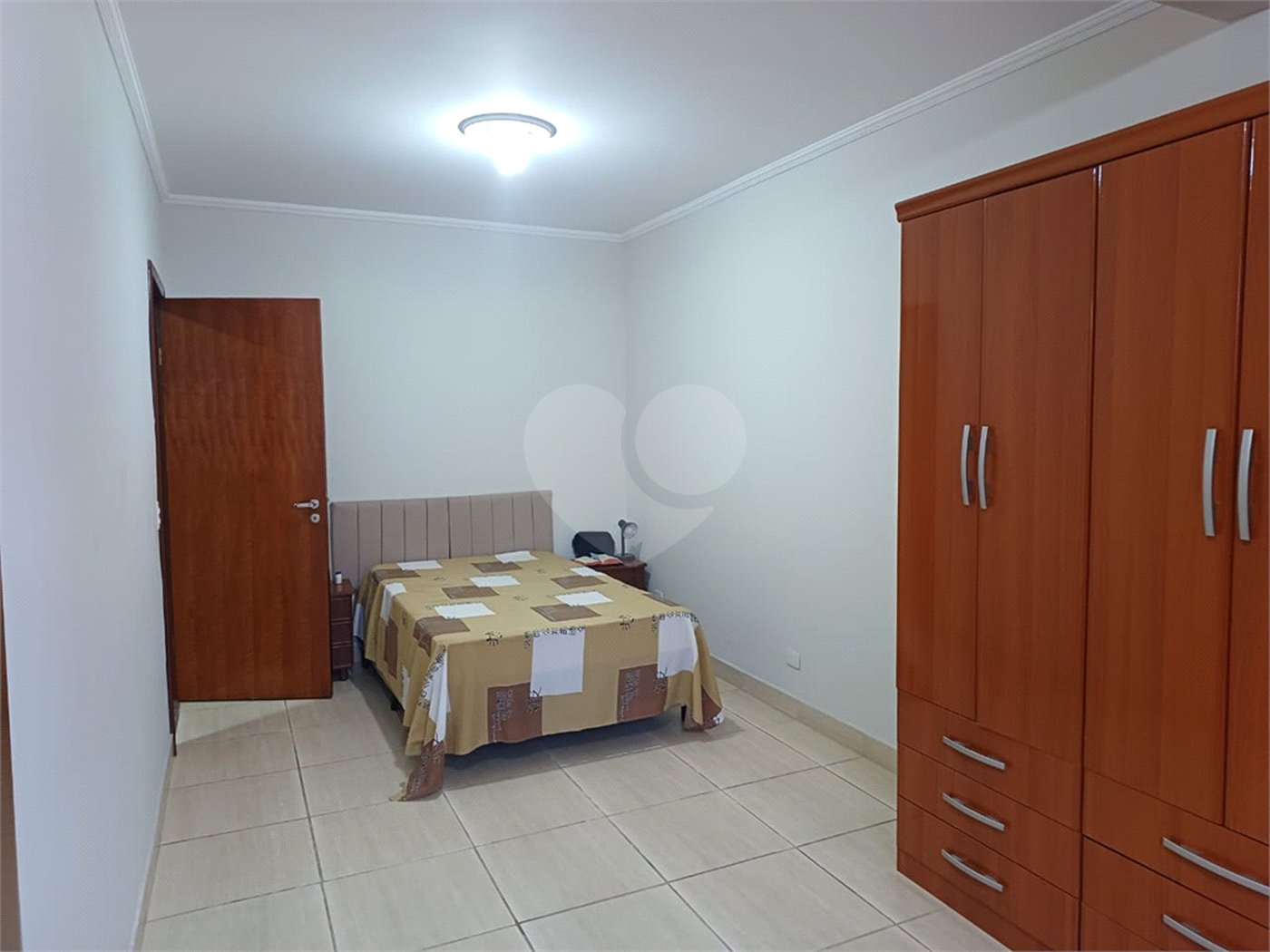 Sobrado à venda com 3 quartos, sendo 1 suíte, em Jardim Regina, Indaiatuba, SP