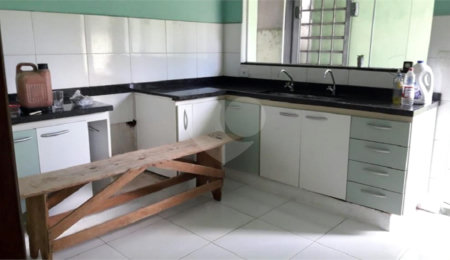 Casa à venda com 3 quartos, sendo 1 suíte,  no condomínio Samambaia, São Carlos - SP