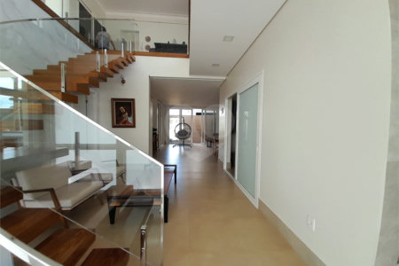 Casa à Venda no Condomínio Damha III – Elegância e Conforto para sua Família