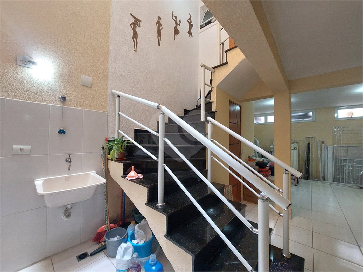 Casa à venda com 3 quartos, sendo 2 suítes,  em Jardim Lallo, São Paulo, SP