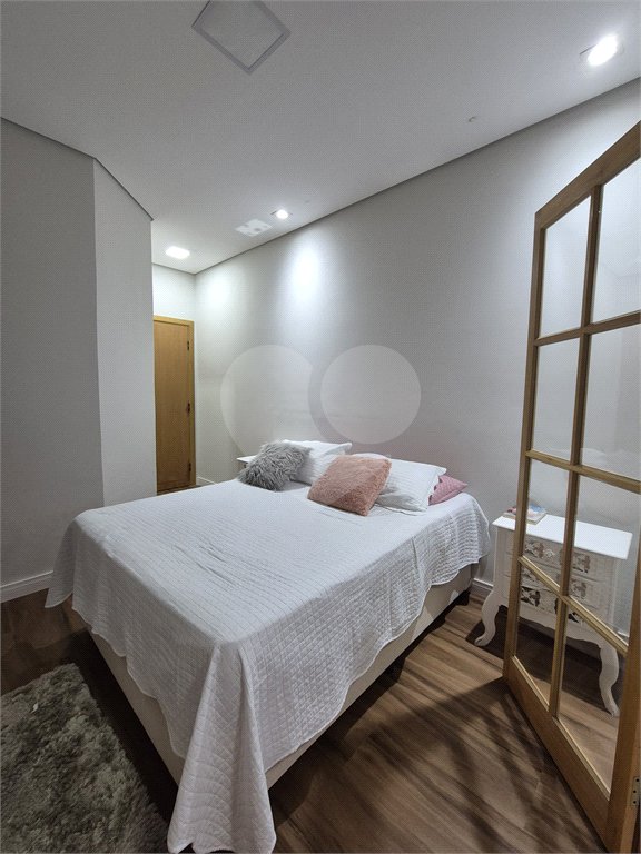 Casa à venda com 4 quartos, sendo 3 suítes, no condomínio Vilaggio Araçoiaba, Araçoiaba da Serra - SP