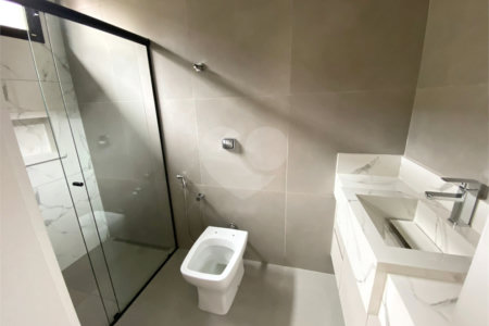 Casa à venda com 3 suítes no condomínio Portal das Tipuanas, Araraquara - SP