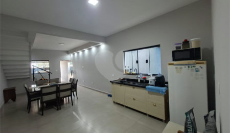 Sobrado à venda com 5 quartos em Jardim Bela Vista, Itapetininga, SP