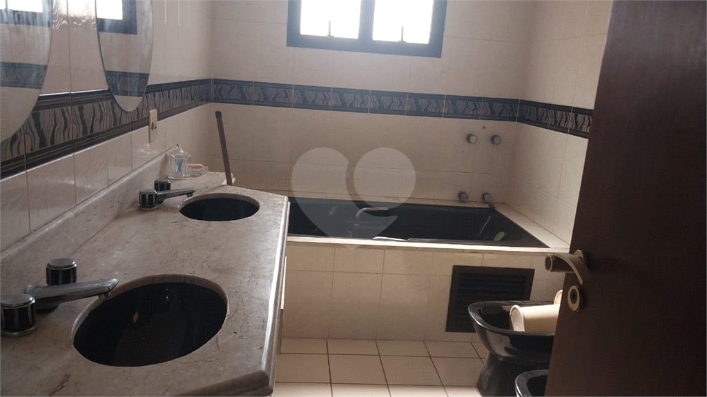 Apartamento à venda com 4 quartos, sendo 2 suítes, em Tombo, Guarujá, SP