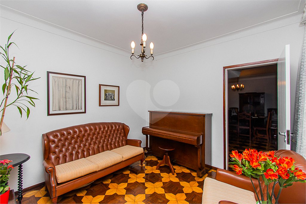 Sobrado à venda com 5 quartos em Vila Mariana, São Paulo, SP
