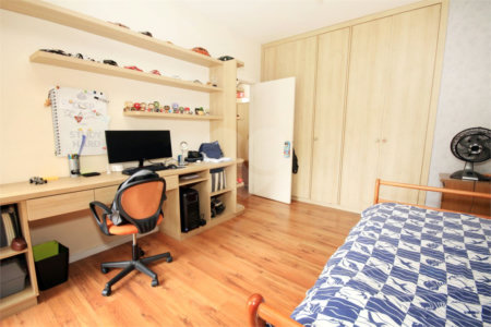 Casa Térrea à venda com 4 quartos, sendo 2 suítes, em Interlagos, São Paulo, SP