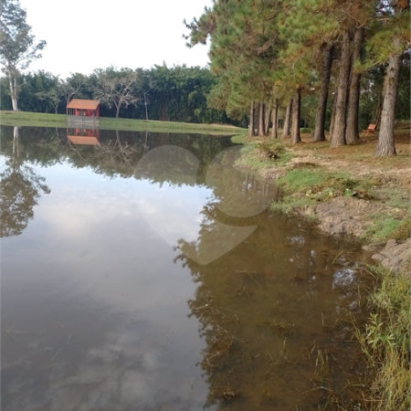 Terreno à venda em Condomínio Residencial Pinheiros do Lago, Alambari, SP