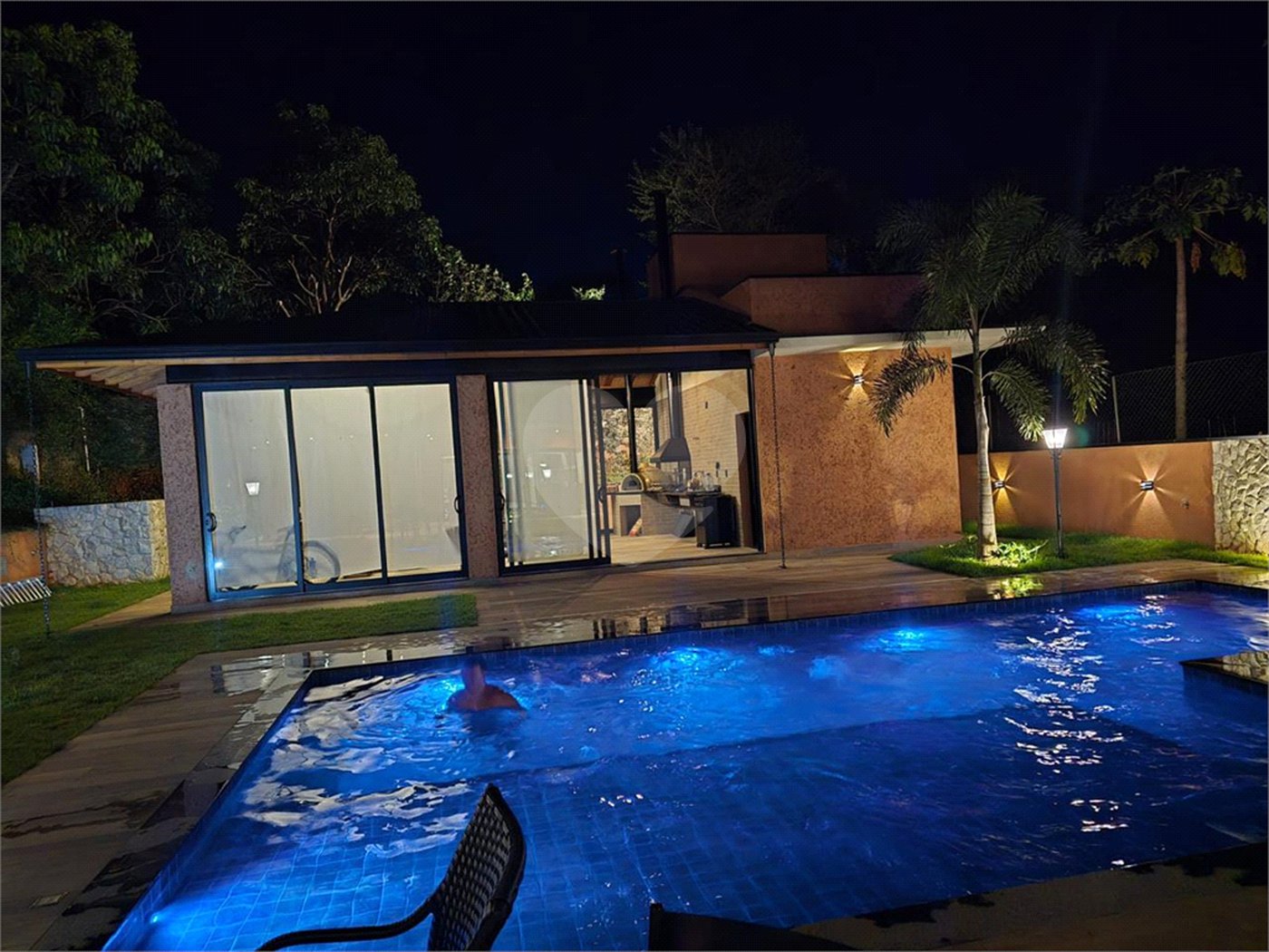 Casa à venda com 4 suítes no condomínio Terras de Santa Teresa II, Itupeva - SP
