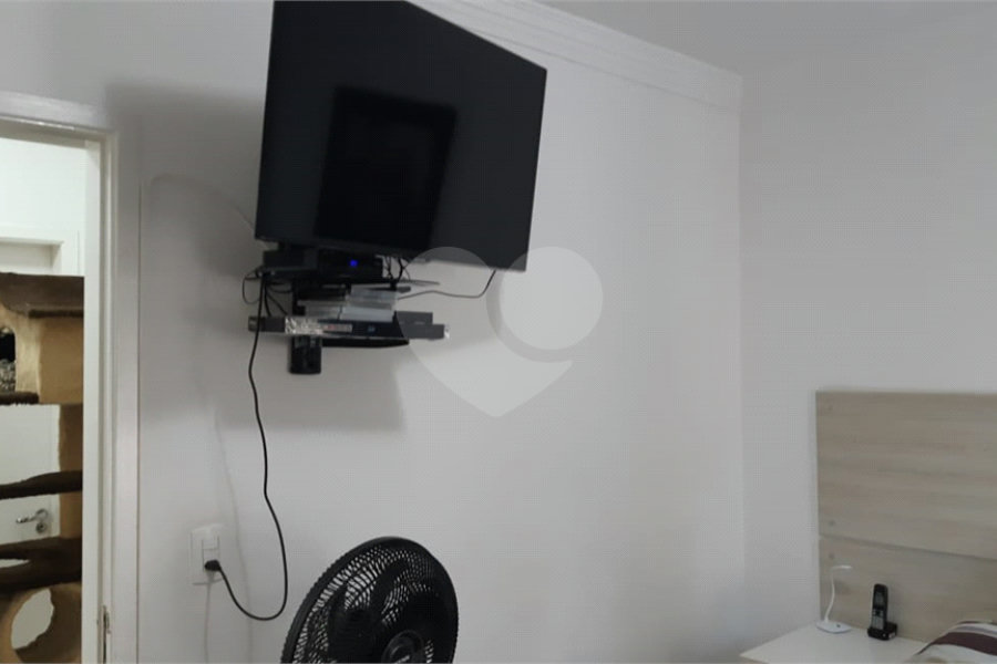 Casa à venda com 3 quartos, sendo 1 suíte,  no condomínio Village St. Louis, São Paulo - SP