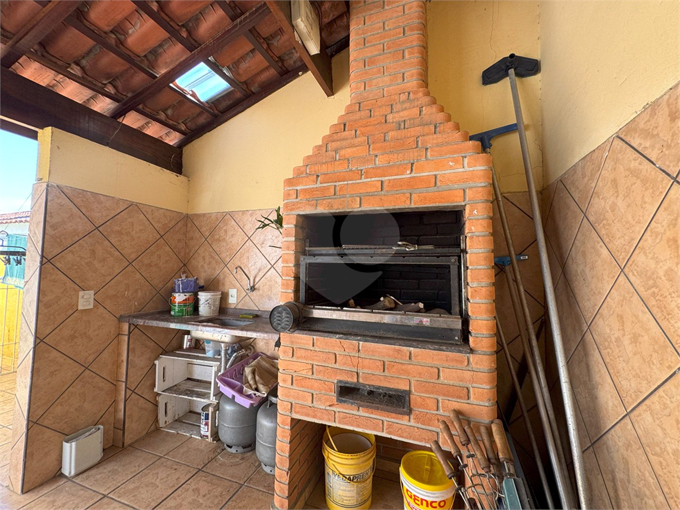 Casa à venda com 3 quartos, sendo 1 suíte, em Jardim Santa Rosália, Sorocaba, SP