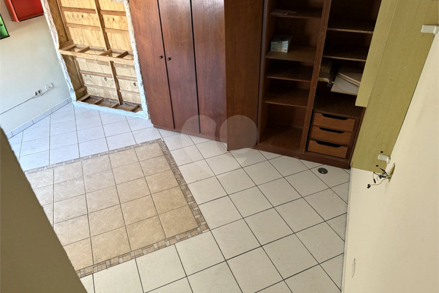 Sobrado à venda com 4 quartos, sendo 1 suíte, em Tremembé, São Paulo, SP