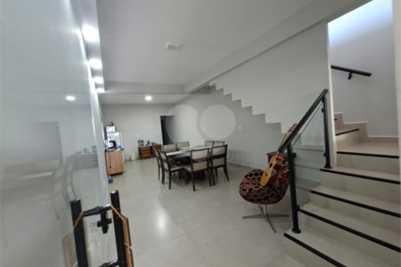 Sobrado à venda com 5 quartos em Jardim Bela Vista, Itapetininga, SP