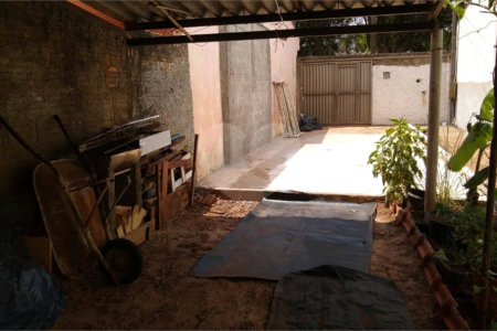 Casa térrea com 2 dormitórios.
