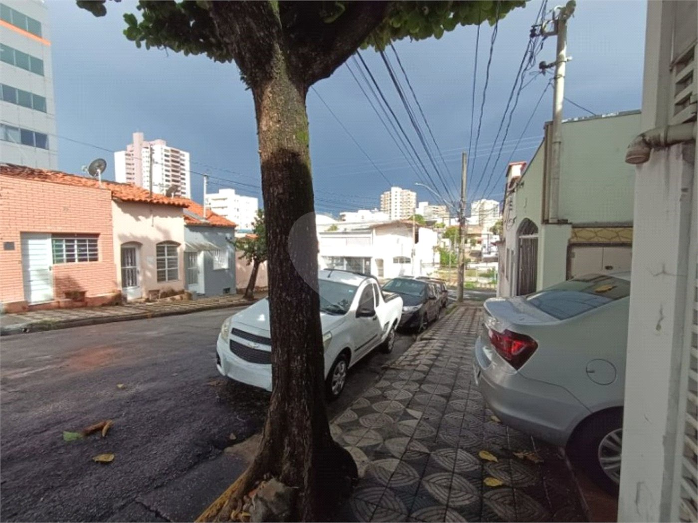 Casa à venda com 4 quartos, sendo 1 suíte, em Vila Leão, Sorocaba, SP