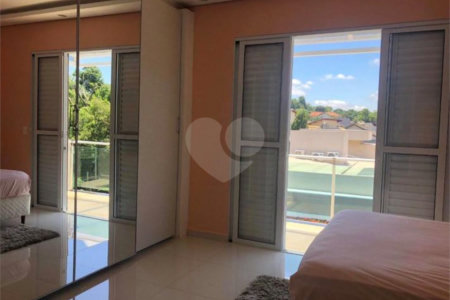 Casa à venda com 4 quartos, sendo 2 suítes, no condomínio Terras de São Francisco, Vinhedo - SP