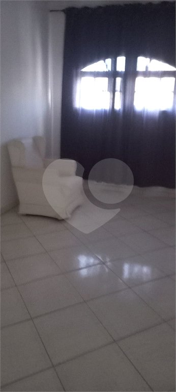 Sobrado à venda com 8 quartos, sendo 2 suítes,  em Vila Suissa, Mogi das Cruzes, SP