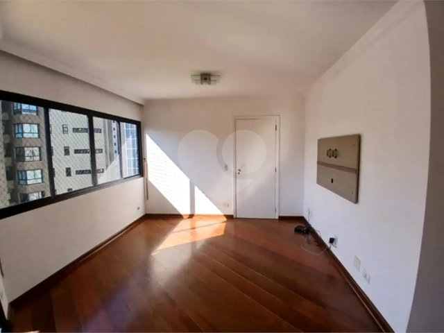 Apartamento à venda com 3 quartos, sendo 1 suíte,  em Jardim Sul, São Paulo, SP