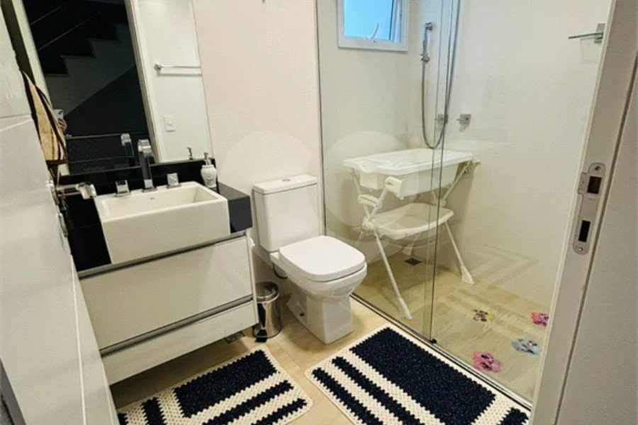 Casa para alugar com 4 quartos, sendo 2 suítes, no condomínio Floradas da Serra, São Paulo - SP