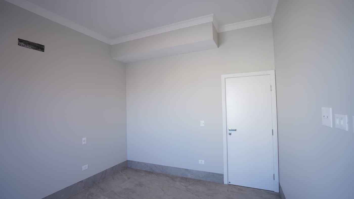 Casa à venda com 4 quartos, sendo 1 suíte, em Parque Residencial Mart Ville, Presidente Prudente, SP