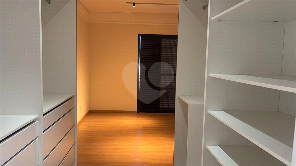 Casa à venda com 3 suítes no condomínio Jardim Residencial Dona Maria José, Indaiatuba - SP