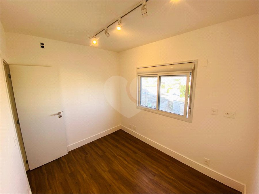 Apartamento à venda ou para alugar com 3 quartos, sendo 1 suíte,  em Vila Mogilar, Mogi das Cruzes, SP